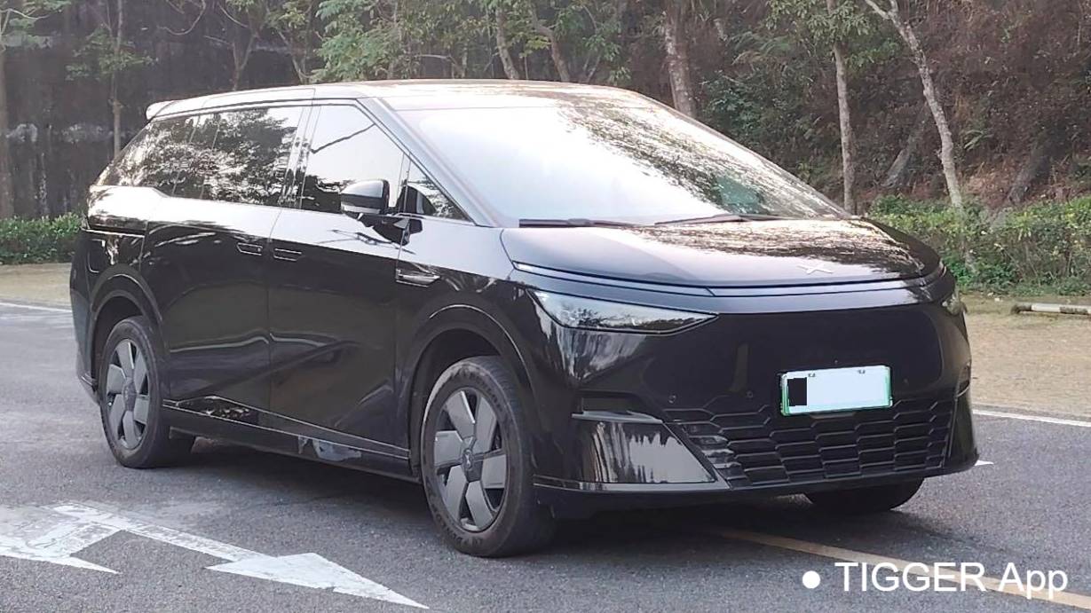 XPENG 2024 X9 610 Long Range Pro