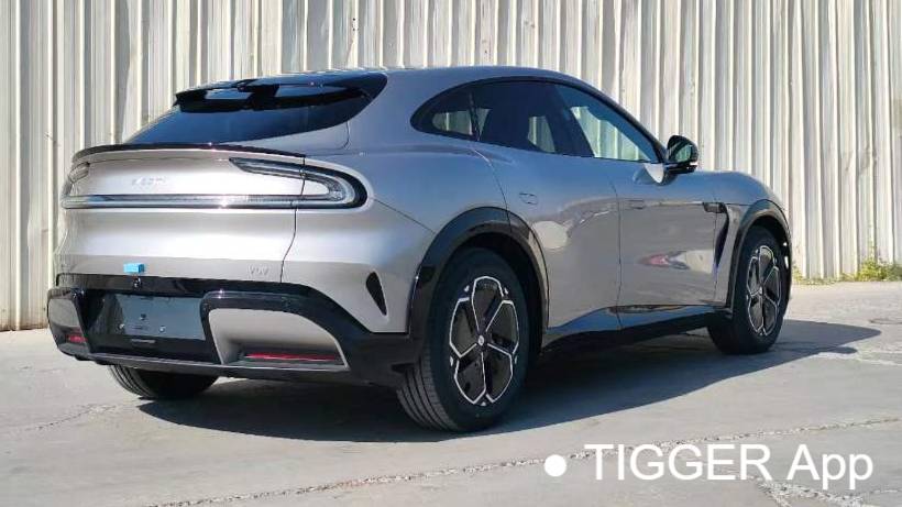 Xiaomi 2025 YU7 Long endurance four-wheel drive Pro version