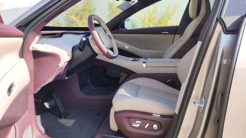 Xiaomi 2025 YU7 Long endurance four-wheel drive Pro version