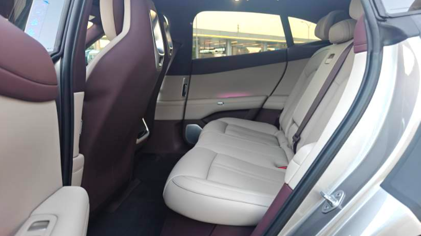 Xiaomi 2025 YU7 Long endurance rear wheel drive version