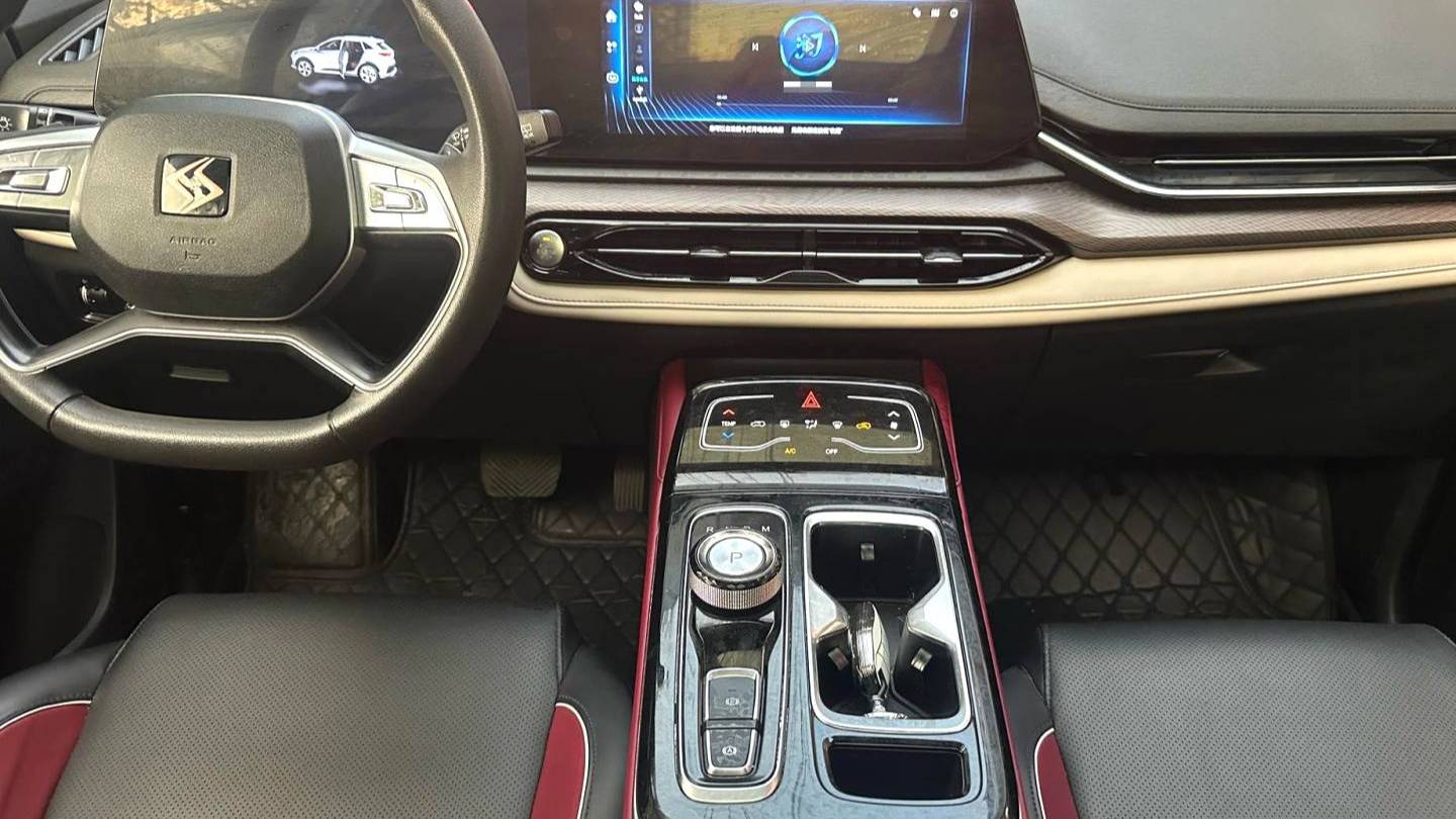 SOL 2021 QX‌ 300T DCT flagship intelligent connected model