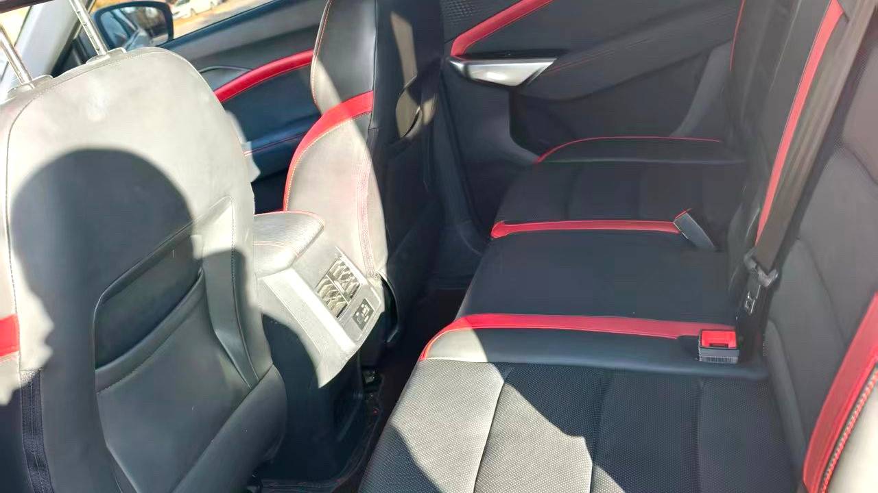 SOL 2021 X8 300T DCT Leading Intelligent Connected Edition 7-seater