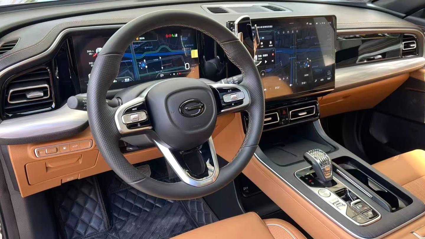 GAC 2025 GS8 Navigation Series 2.0TGDI 2WD Luxury Edition 5-seater