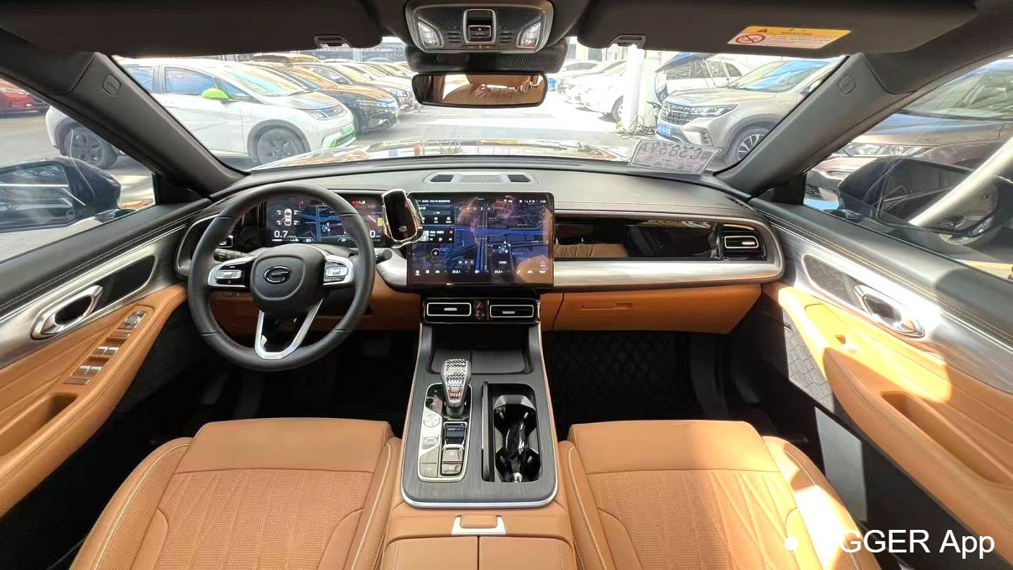 GAC 2025 GS8 Navigation Series 2.0TGDI 2WD Luxury Edition 5-seater