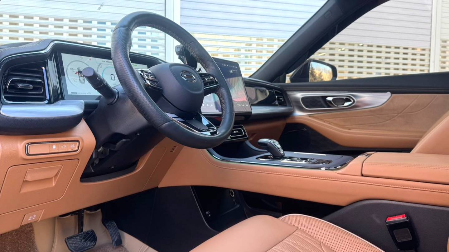 GAC 2024 GS8 Dual Engine Series 2.0TM 2WD Premium Edition