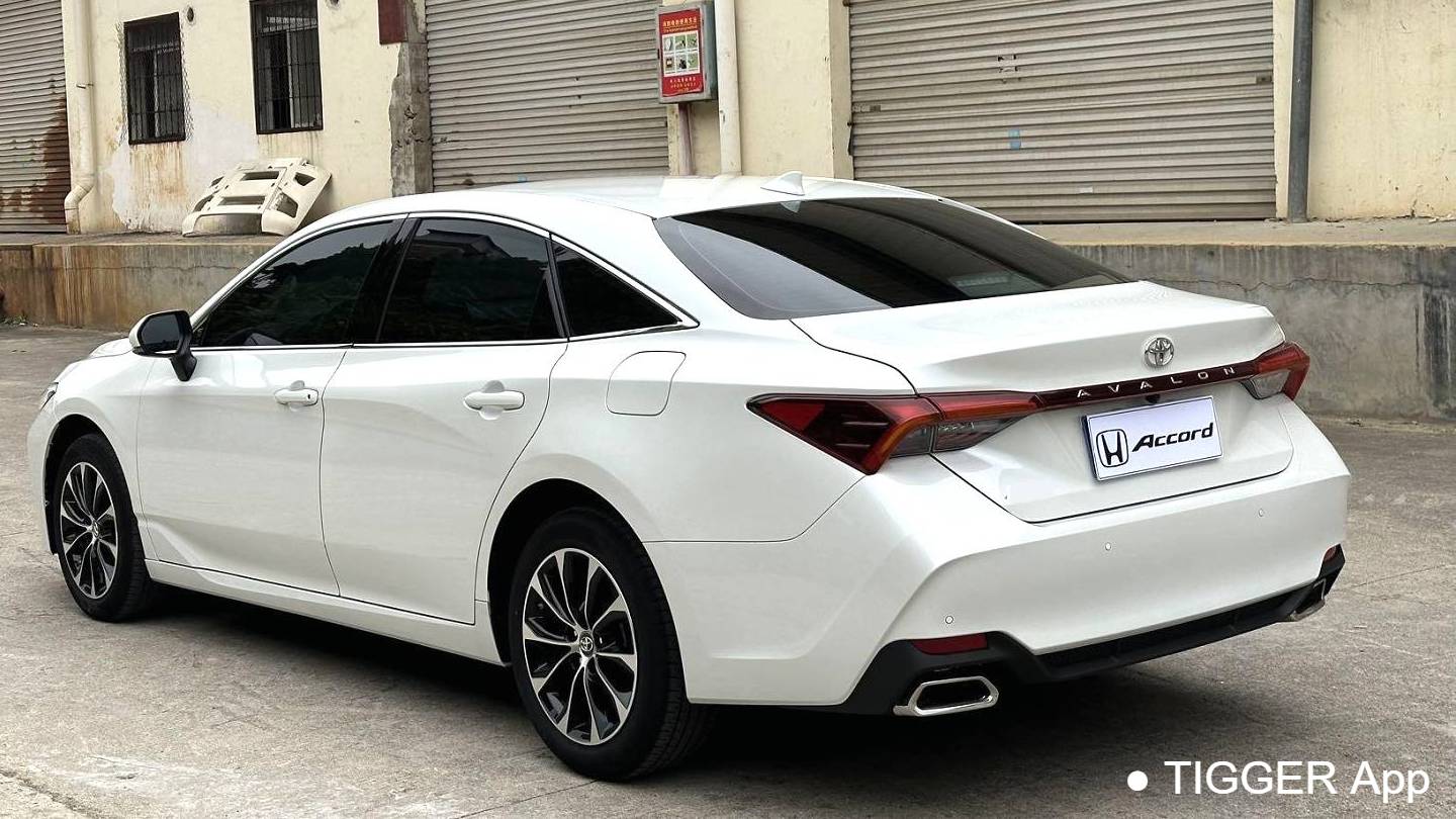 Toyota 2023 Avalon 2.0L Premium Edition