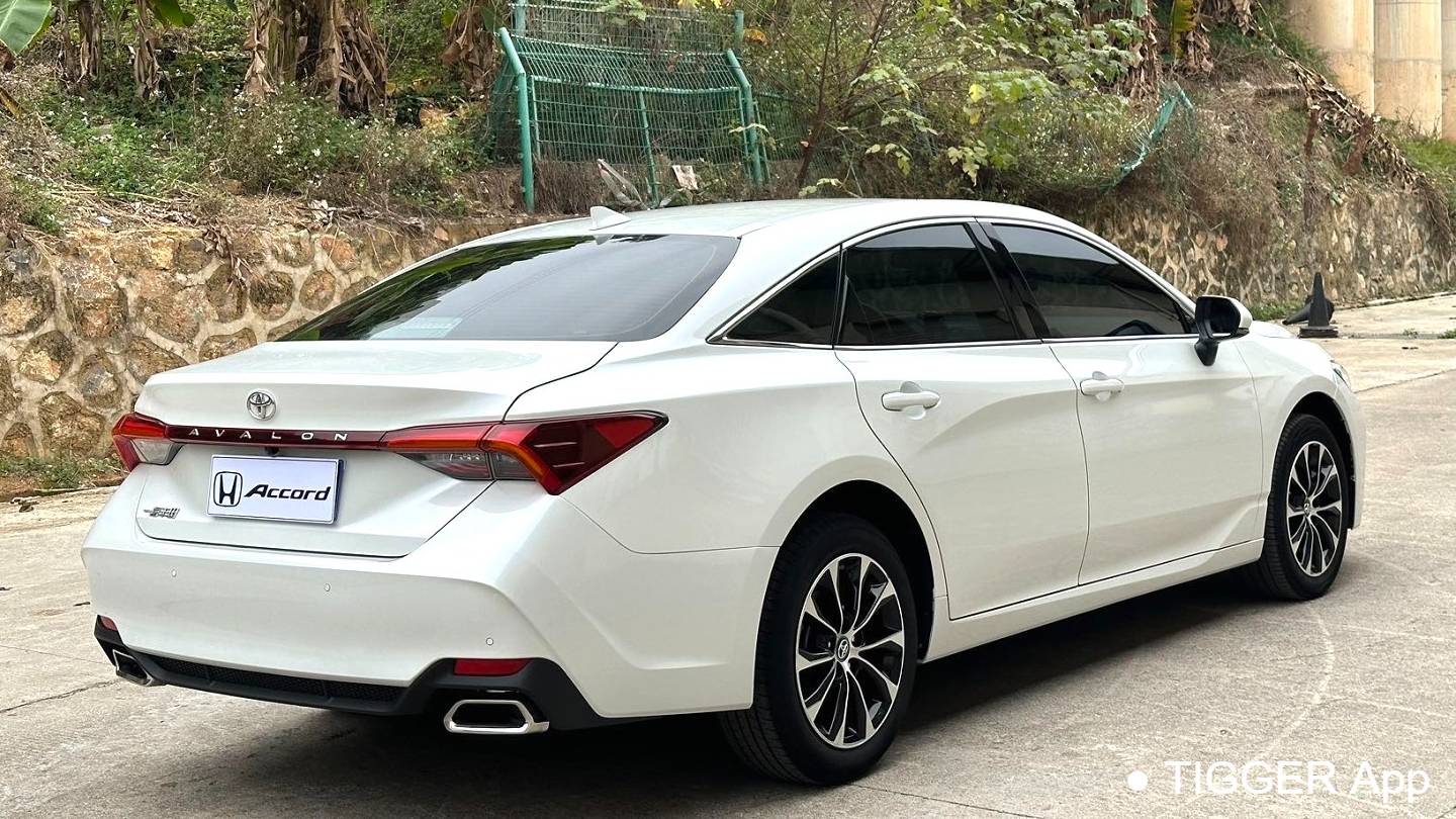 Toyota 2023 Avalon 2.0L Premium Edition