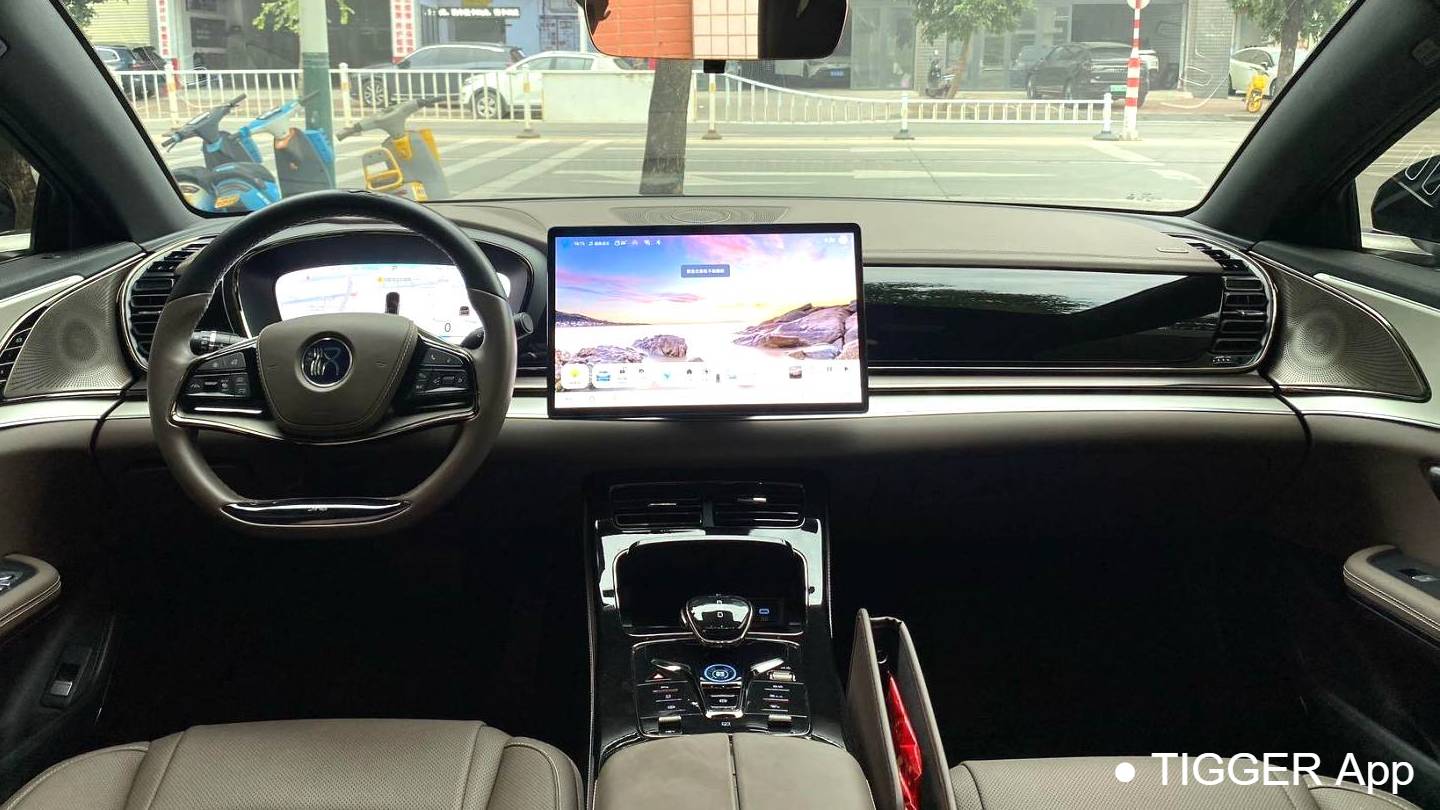 BYD 2024 HAN DM-i 121KM Prestige Model