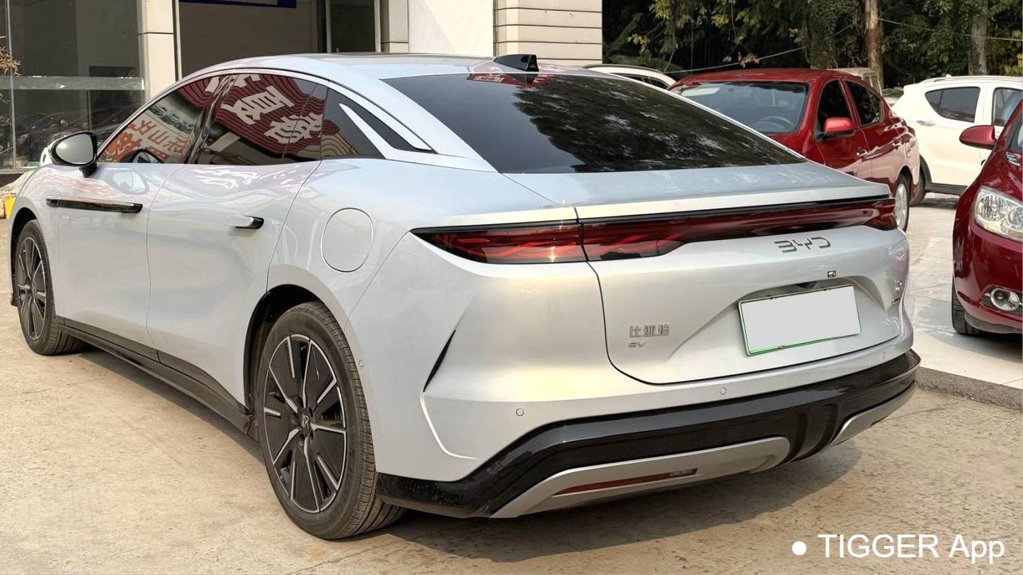 BYD 2025 HAN L EV 701KM Lidar Premium Edition