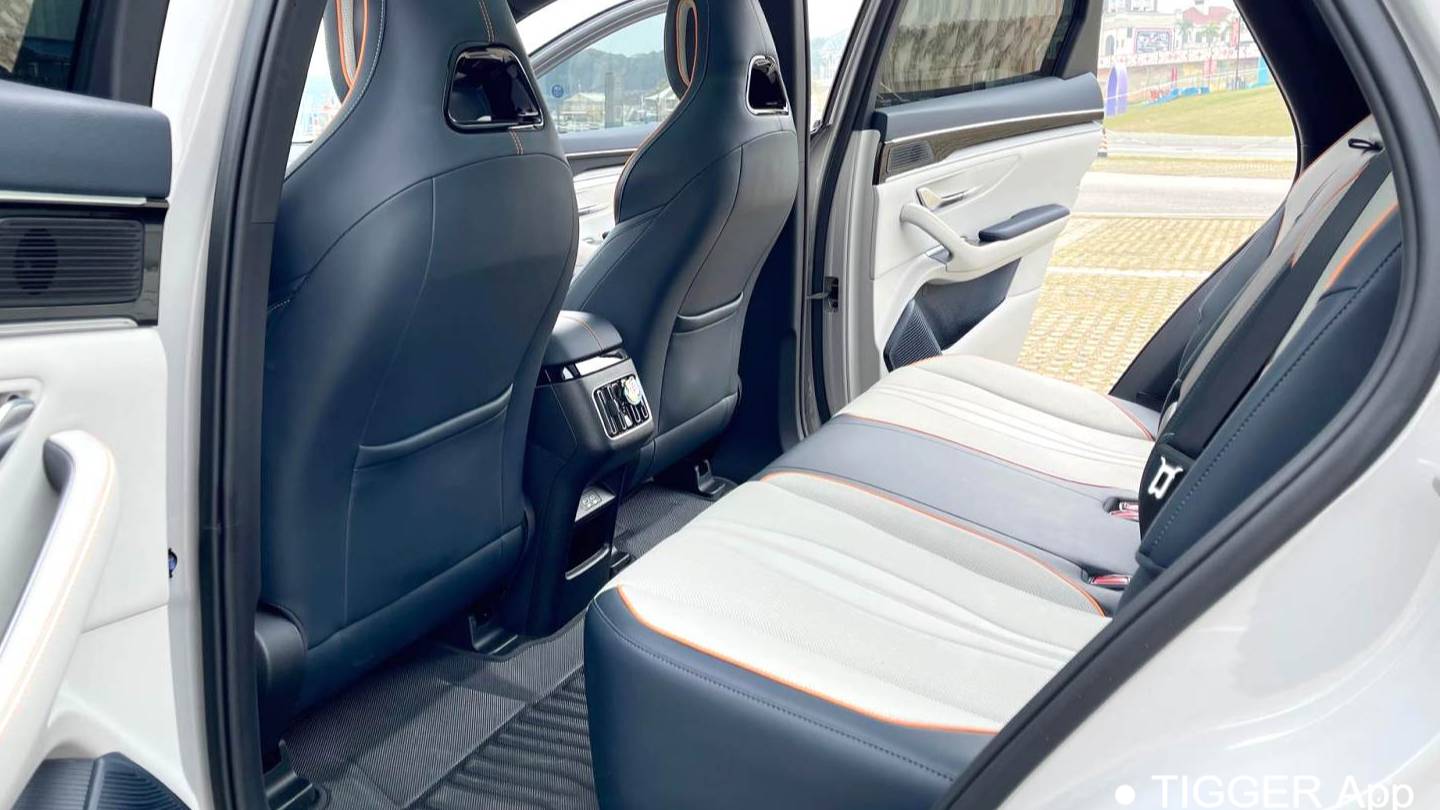 BYD 2024 Song Plus Honor Edition DM-i 110km Flagship PLUS