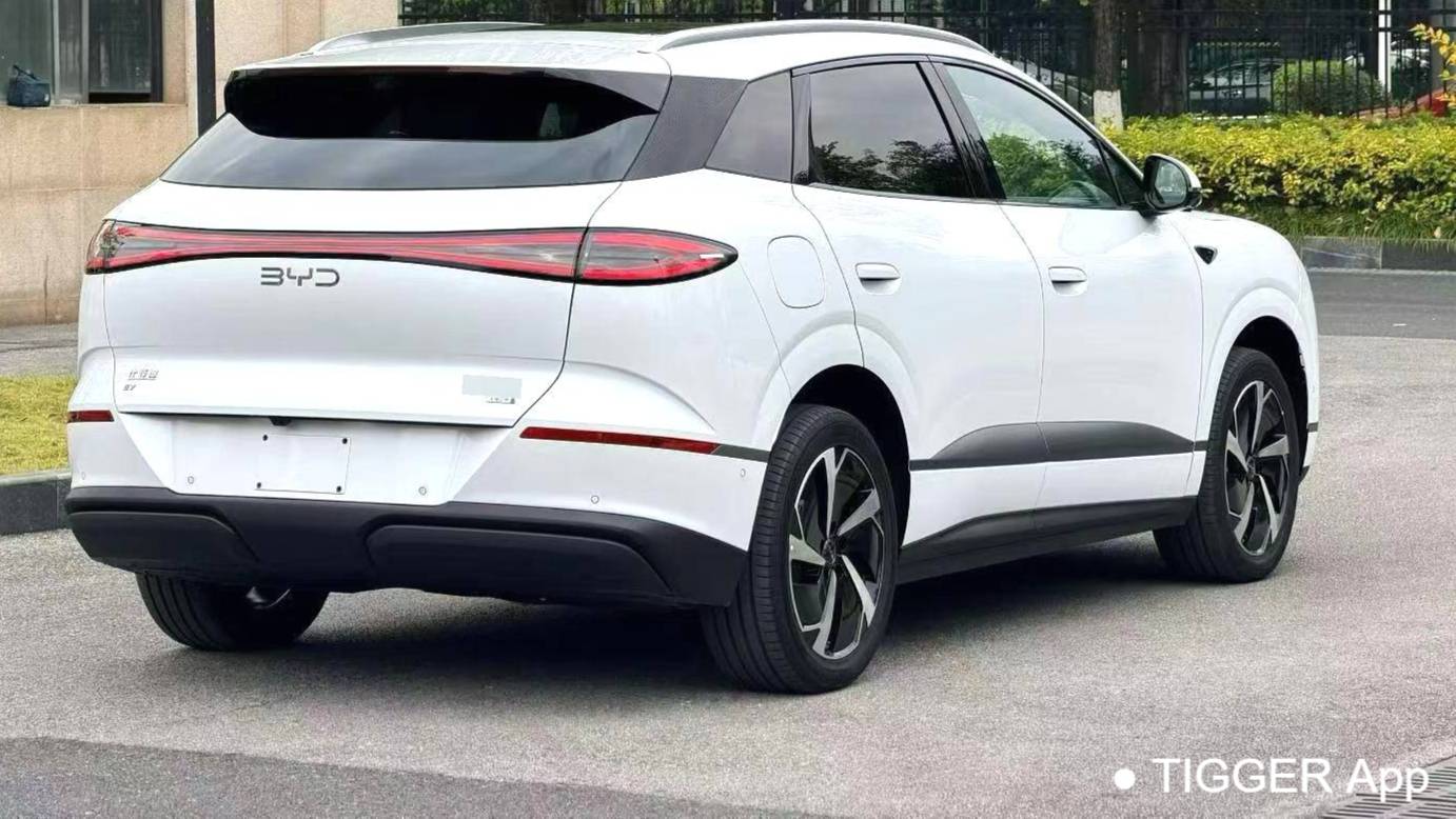 BYD 2025 Sea Lion 06 DM-i 121 Navigation Edition