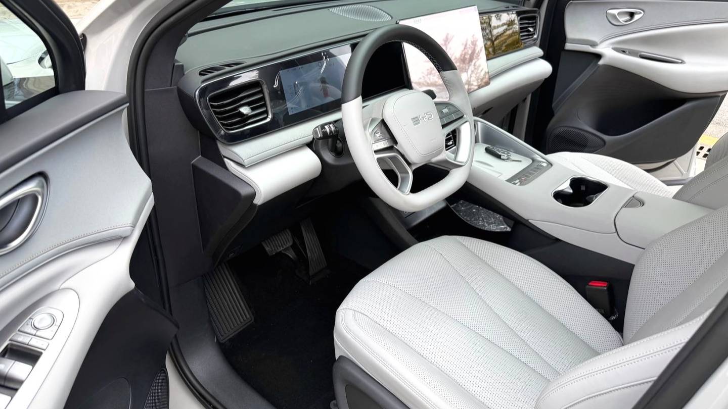 BYD 2025 Sea Lion 06 DM-i 170 Navigation Pro Edition