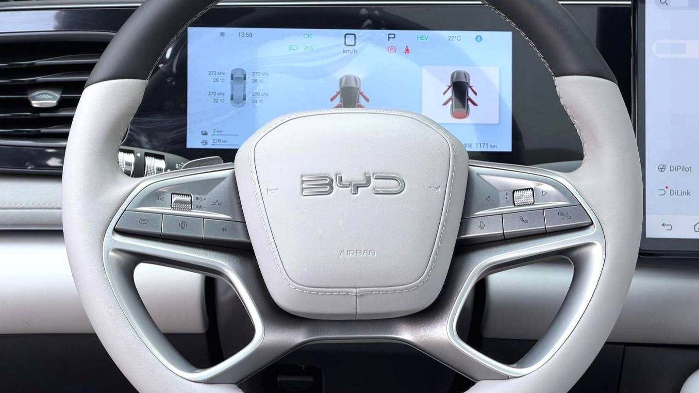 BYD 2025 Sea Lion 06 DM-i 170 Navigation Pro Edition