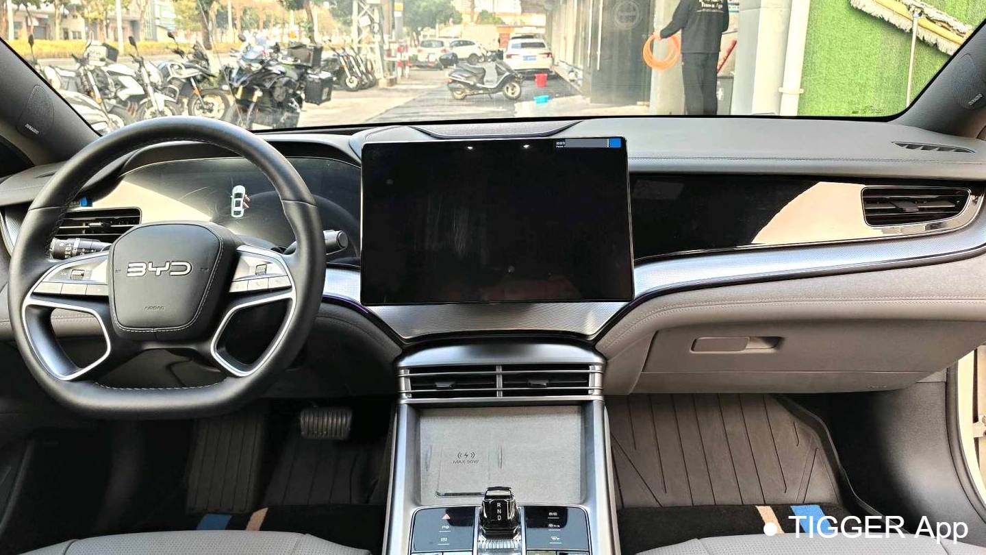 BYD 2025 Seal 07 DM-i DM-i 1.5L 125km Prestige Edition
