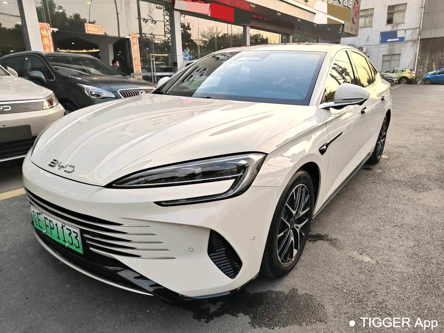 BYD 2025 Seal 07 DM-i DM-i 1.5L 125km Prestige Edition