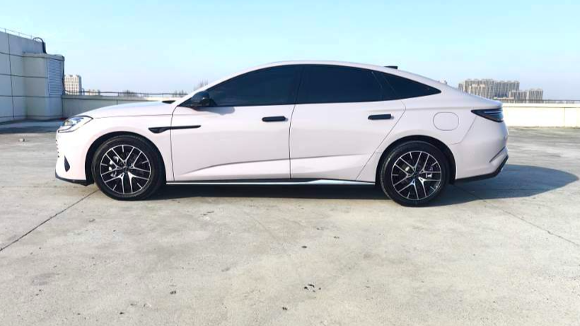 BYD 2025 Seal 07 DM-i DM-i 1.5L 125km Luxury Edition