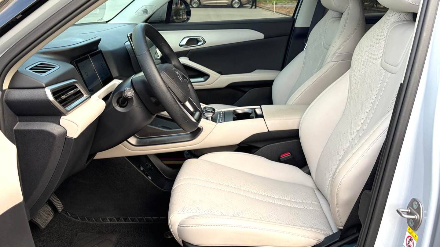 BYD 2024 YUAN UP 401KM Leading Type