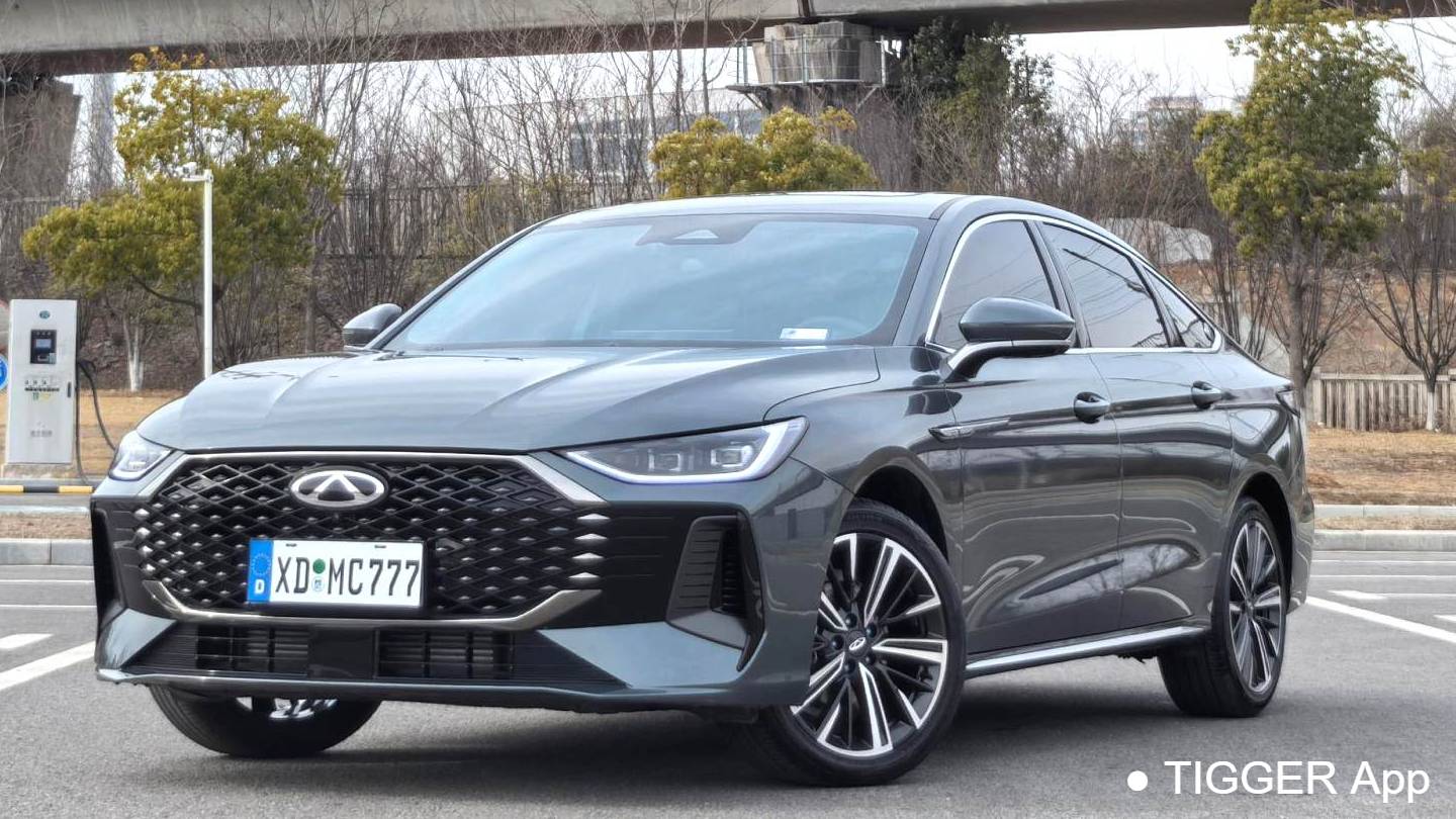 Chery 2025 ARRIZO 8 PRO 1.6T DCT Luxury Model