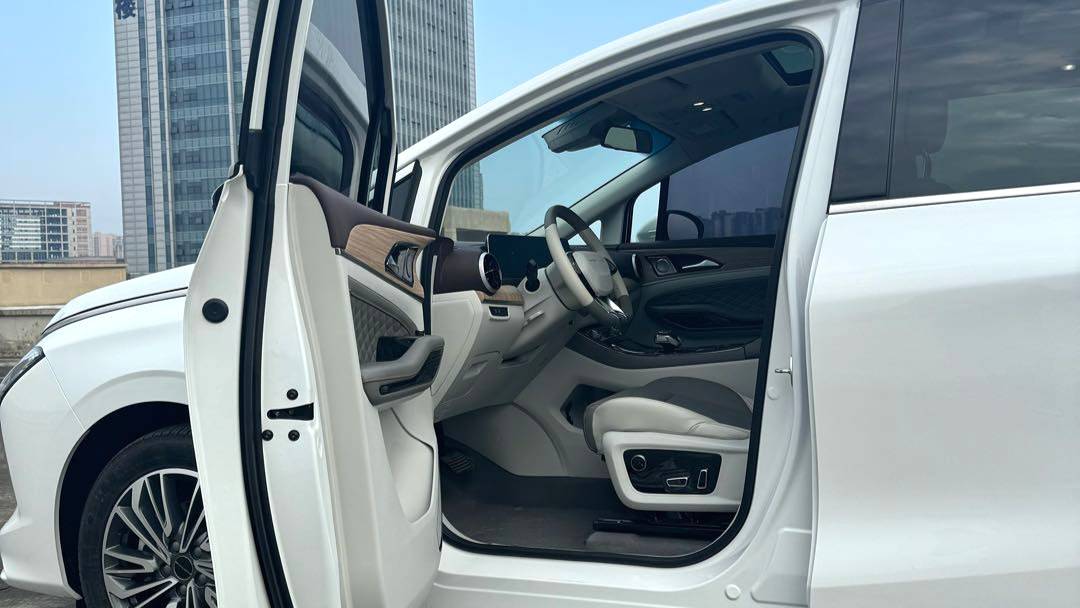 FORTHING 2023 Yacht 1.5T DCT Starry Sky Premium Edition