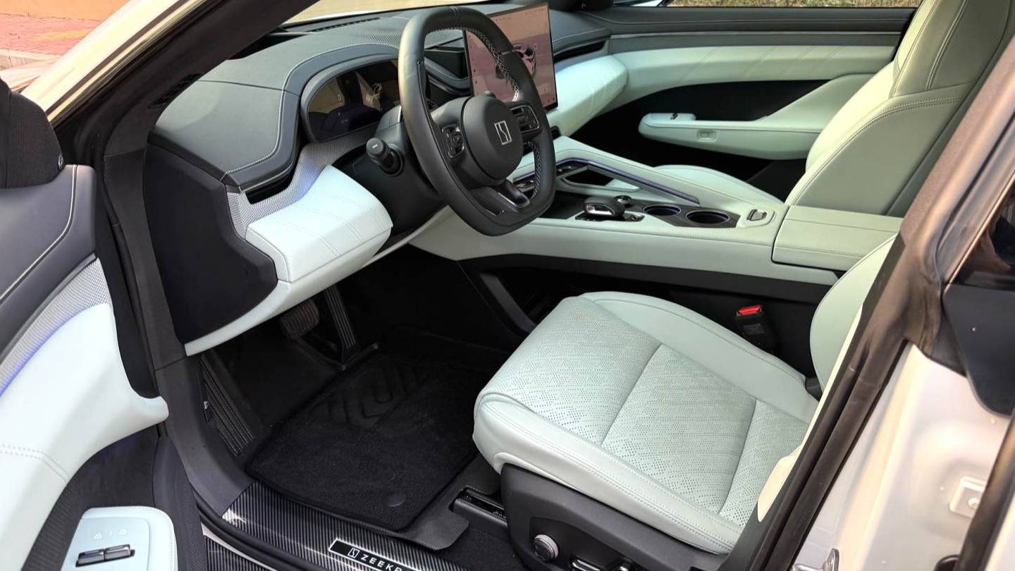 ZEEKR 2024 001 WE version 95kWh four-wheel drive