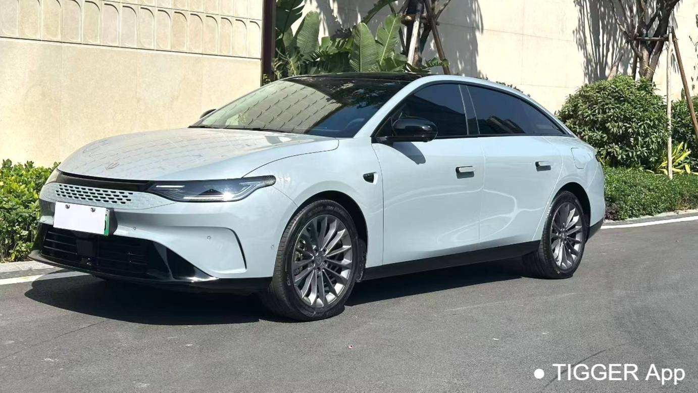 LEAP 2024 C01 Extended Range 316 Premium Edition