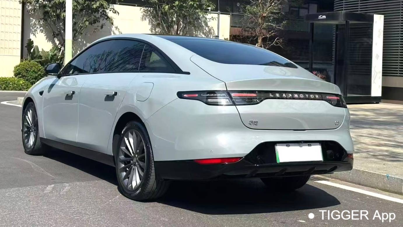 LEAP 2024 C01 Extended Range 316 Premium Edition