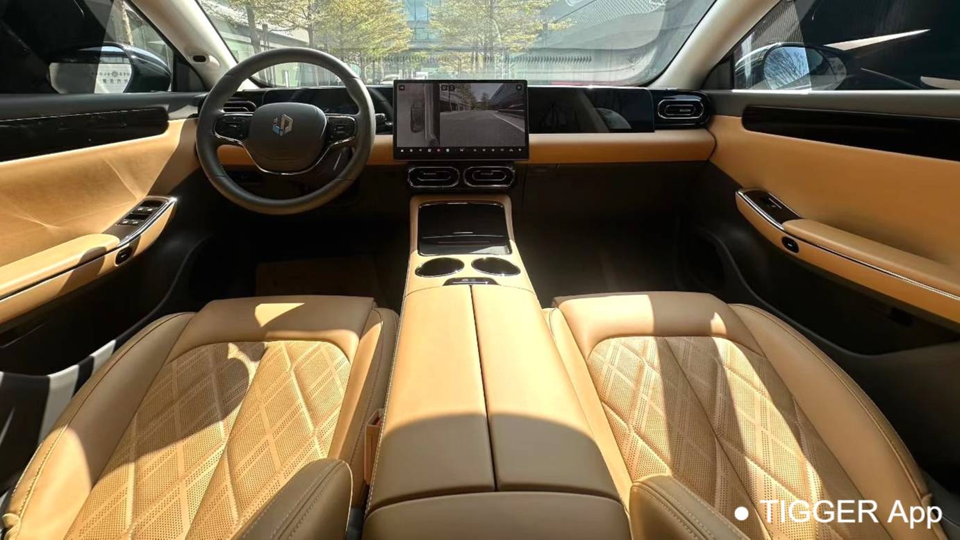 LEAP 2024 C01 Extended Range 316 Premium Edition