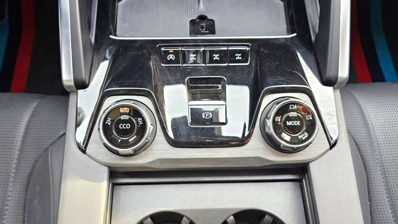 MAXUS 2023 LAND‌ 2.0T Crossover Luxury Edition 6-seater