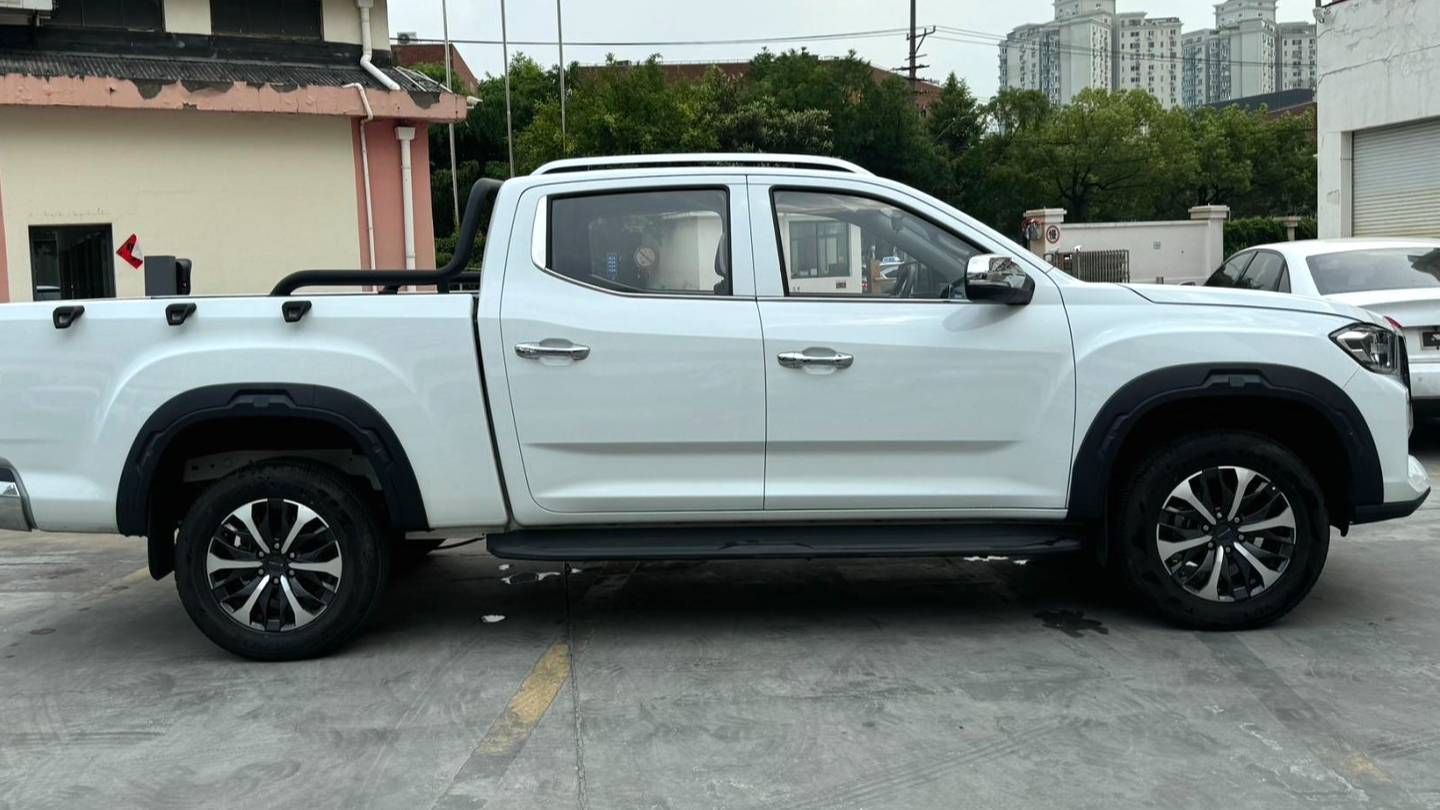 MAXUS 2023 STAR Interstellar R 2.0T AT DIESEL 2WD Luxury trunk