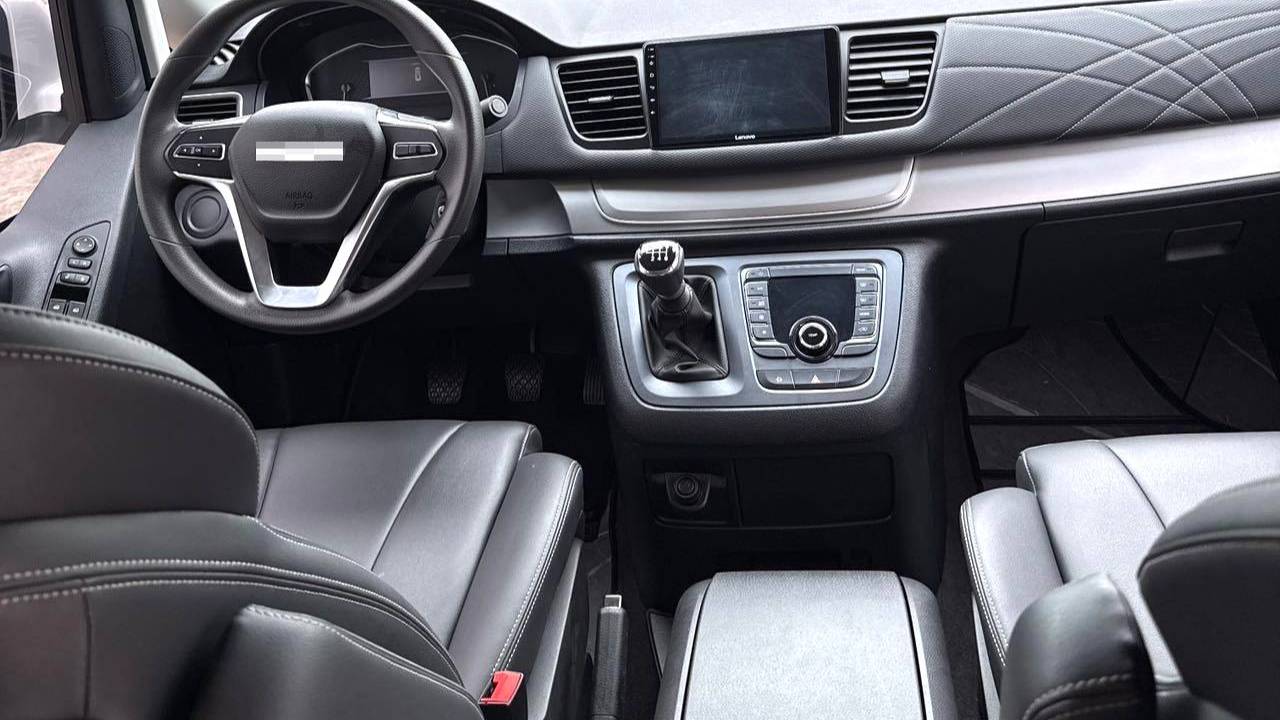MAXUS 2023 G10 2.0T manual multifunctional diesel 7-seater