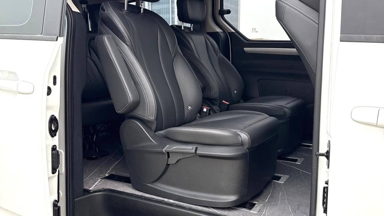 MAXUS 2023 G10 2.0T manual multifunctional diesel 7-seater