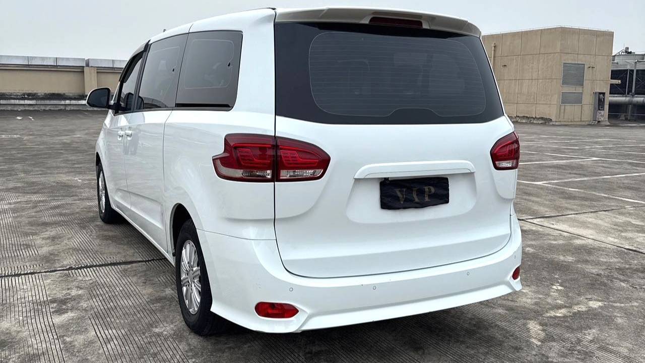 MAXUS 2023 G10 2.0T manual multifunctional diesel 7-seater