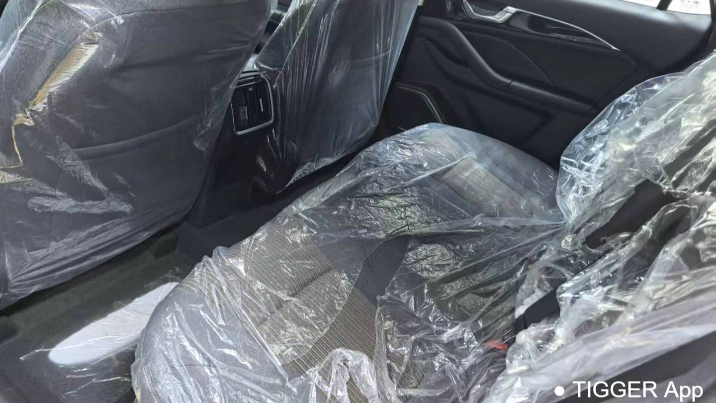 BESTUNE 2025 B70 Longyao Edition 1.5T Enjoyment Customized Type