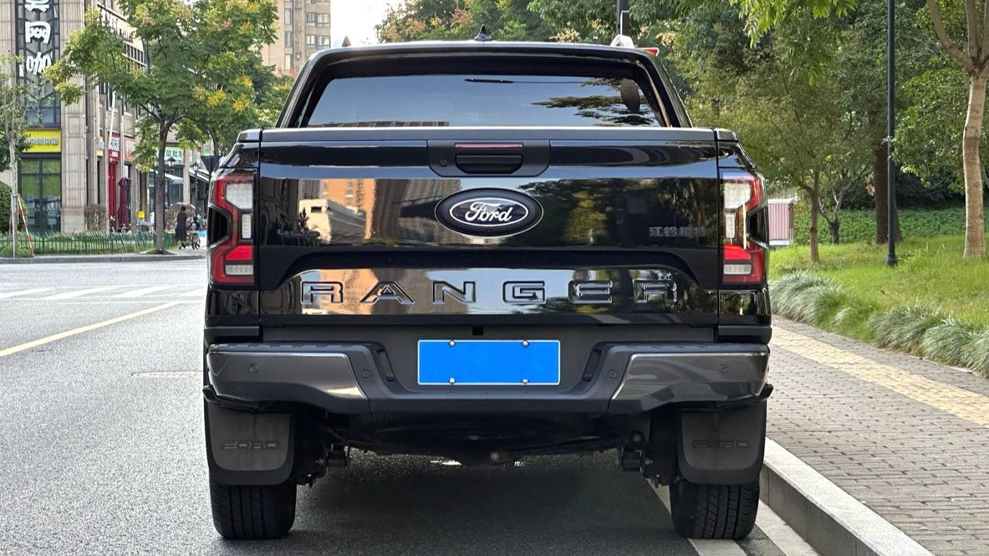 Ford 2023 ‌Ranger Wild field four-wheel drive automatic gasoline version