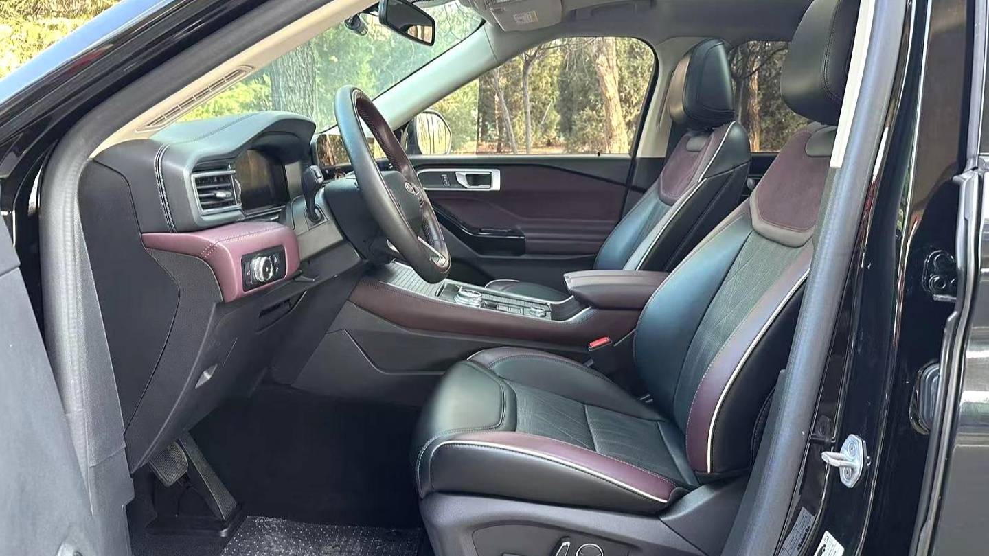 Ford 2023 ‌Explorer EcoBoost 285 four-wheel drive titanium version 7-seater