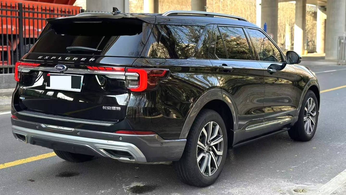 Ford 2023 ‌Explorer EcoBoost 285 four-wheel drive titanium version 7-seater