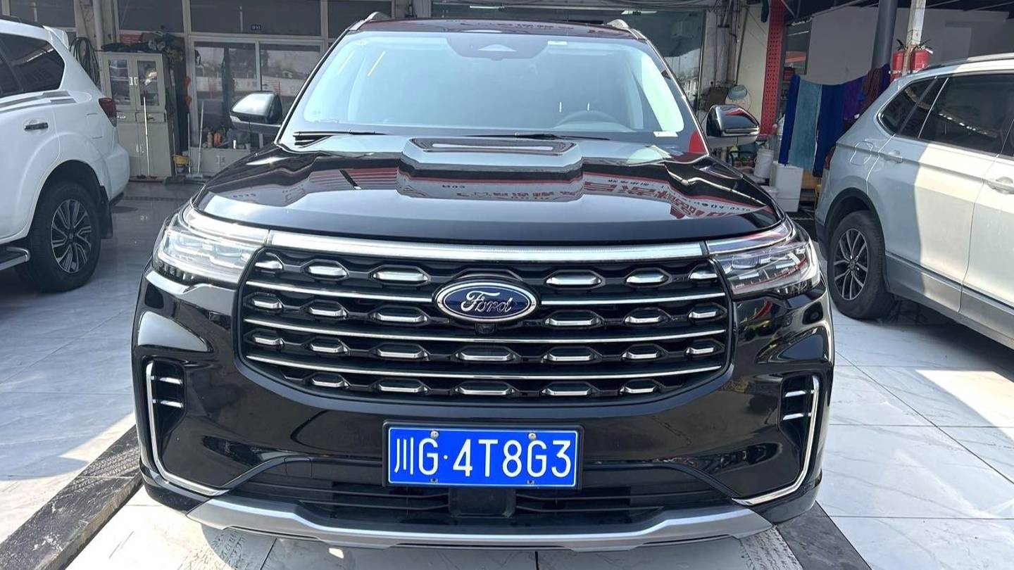 Ford 2025 ‌Explorer 2.3T EcoBoost four-wheel drive off-road version 5-seater