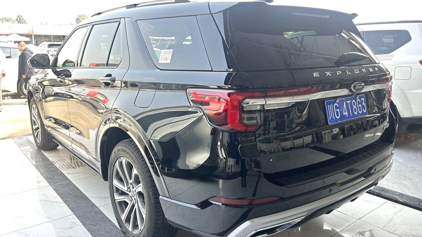 Ford 2025 ‌Explorer 2.3T EcoBoost four-wheel drive off-road version 5-seater