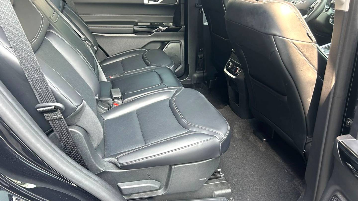 Ford 2025 ‌Explorer 2.3T EcoBoost four-wheel drive off-road version 5-seater