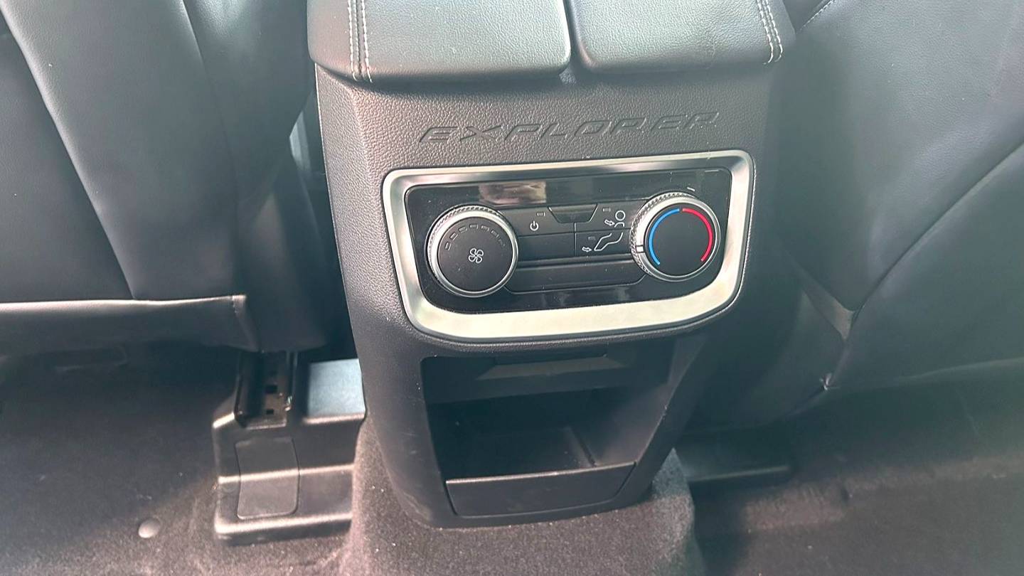 Ford 2025 ‌Explorer 2.3T EcoBoost four-wheel drive off-road version 5-seater