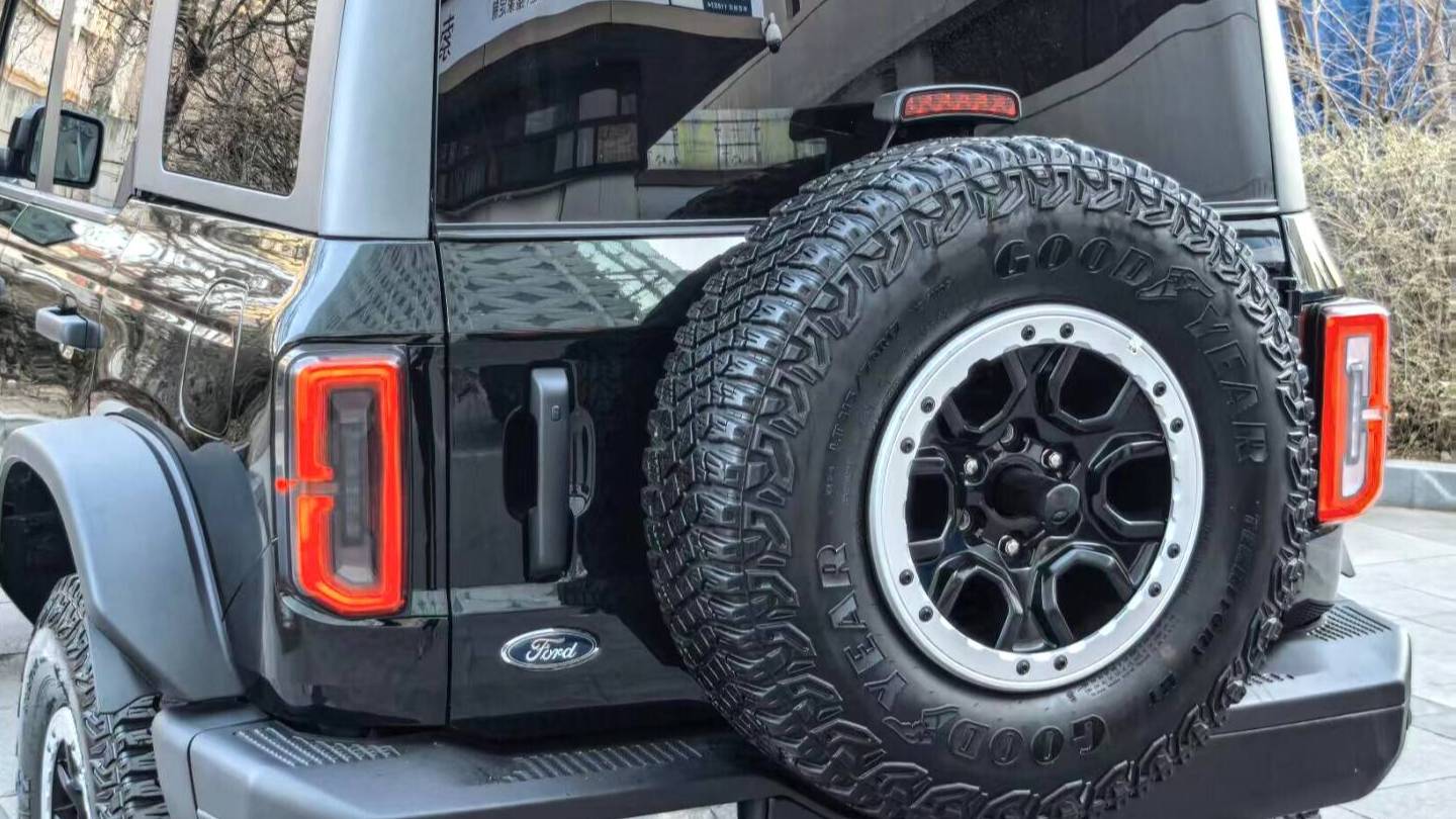 Ford 2024 Bronco 2.3T wasteland