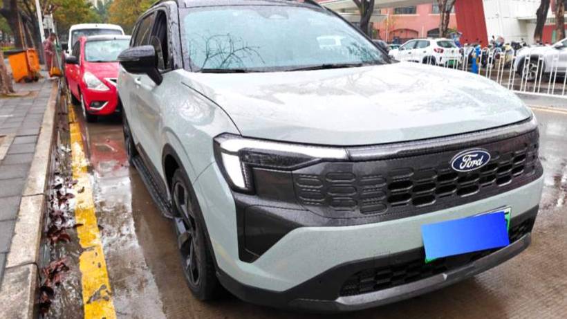 Ford 2025 Territory Prestige collar PLUS