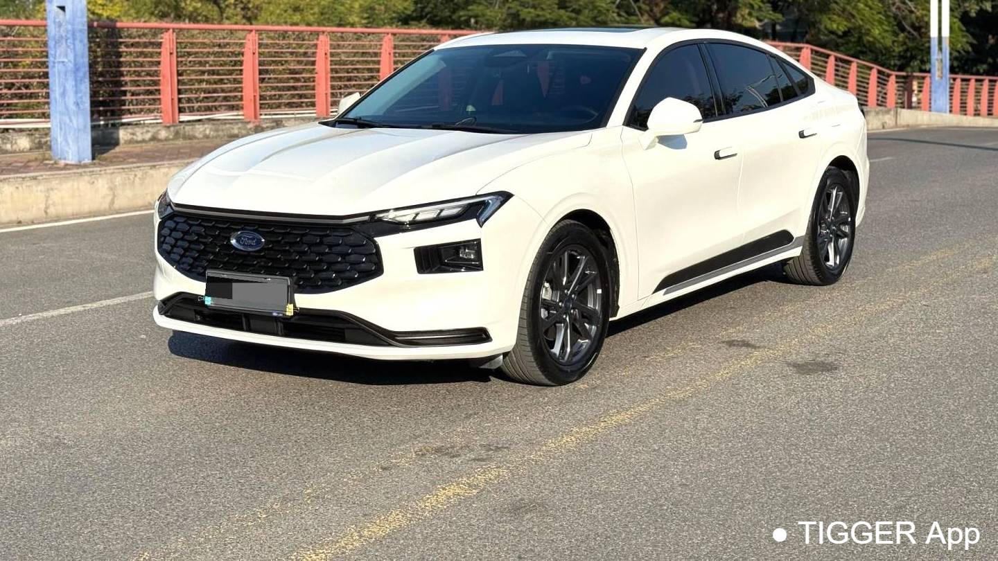 Ford 2025 Mondeo‌ 2.0T EcoBoost Luxury Model