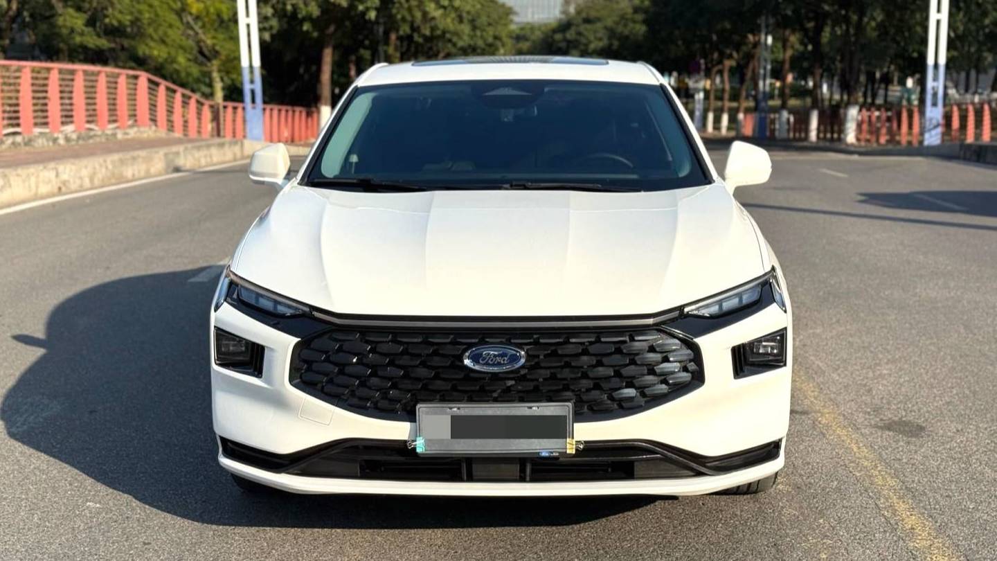 Ford 2025 Mondeo‌ 2.0T EcoBoost Luxury Model