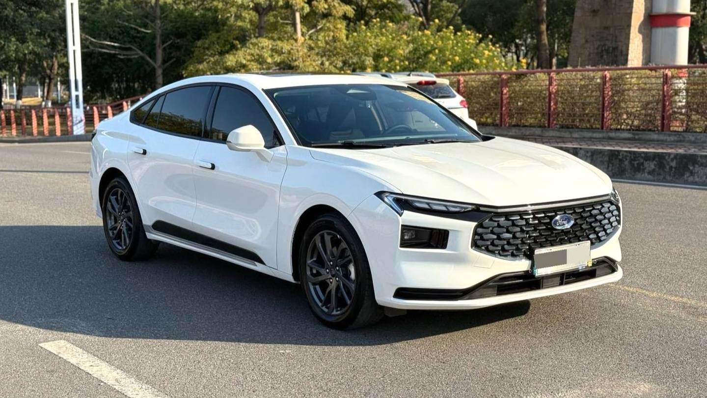 Ford 2025 Mondeo‌ 2.0T EcoBoost Luxury Model