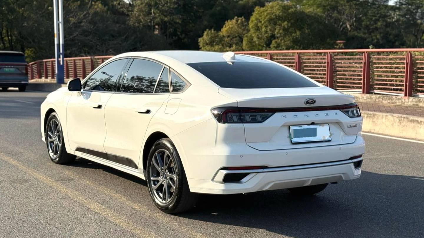 Ford 2025 Mondeo‌ 2.0T EcoBoost Luxury Model