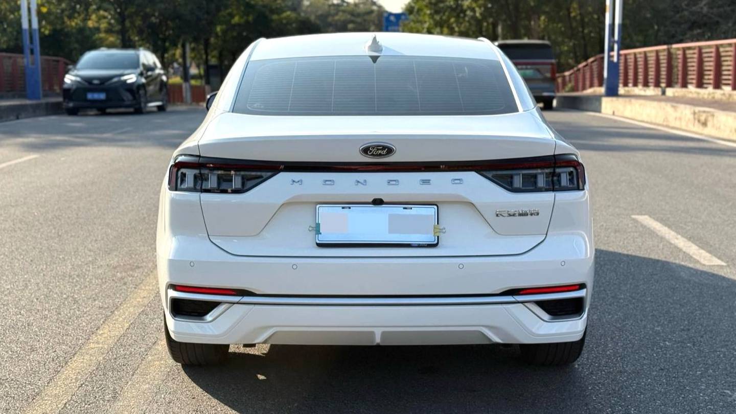 Ford 2025 Mondeo‌ 2.0T EcoBoost Luxury Model