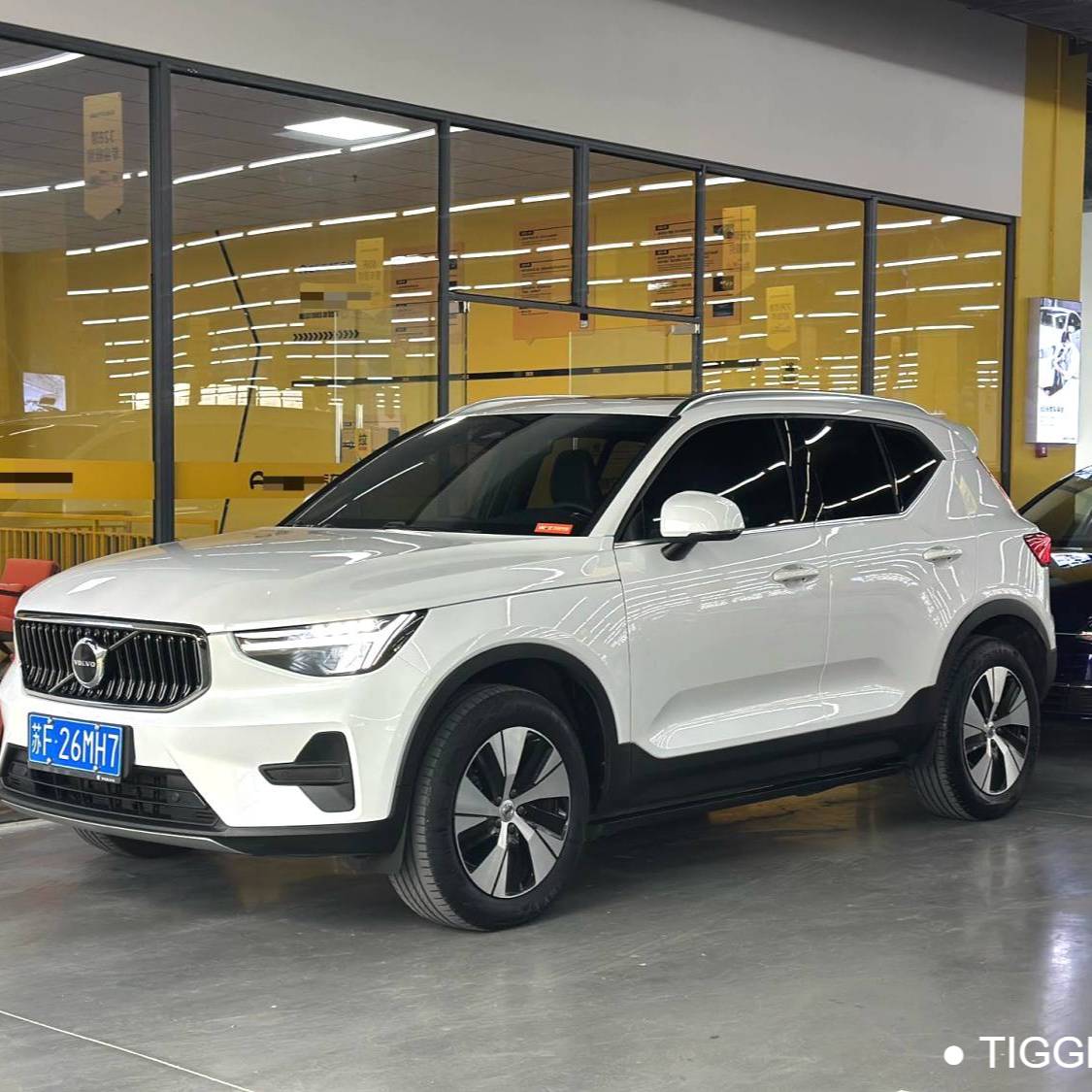VOLVO China 2024 VOLVO XC40 B3 Zhiyuan Luxury Edition Подержанный автомобиль