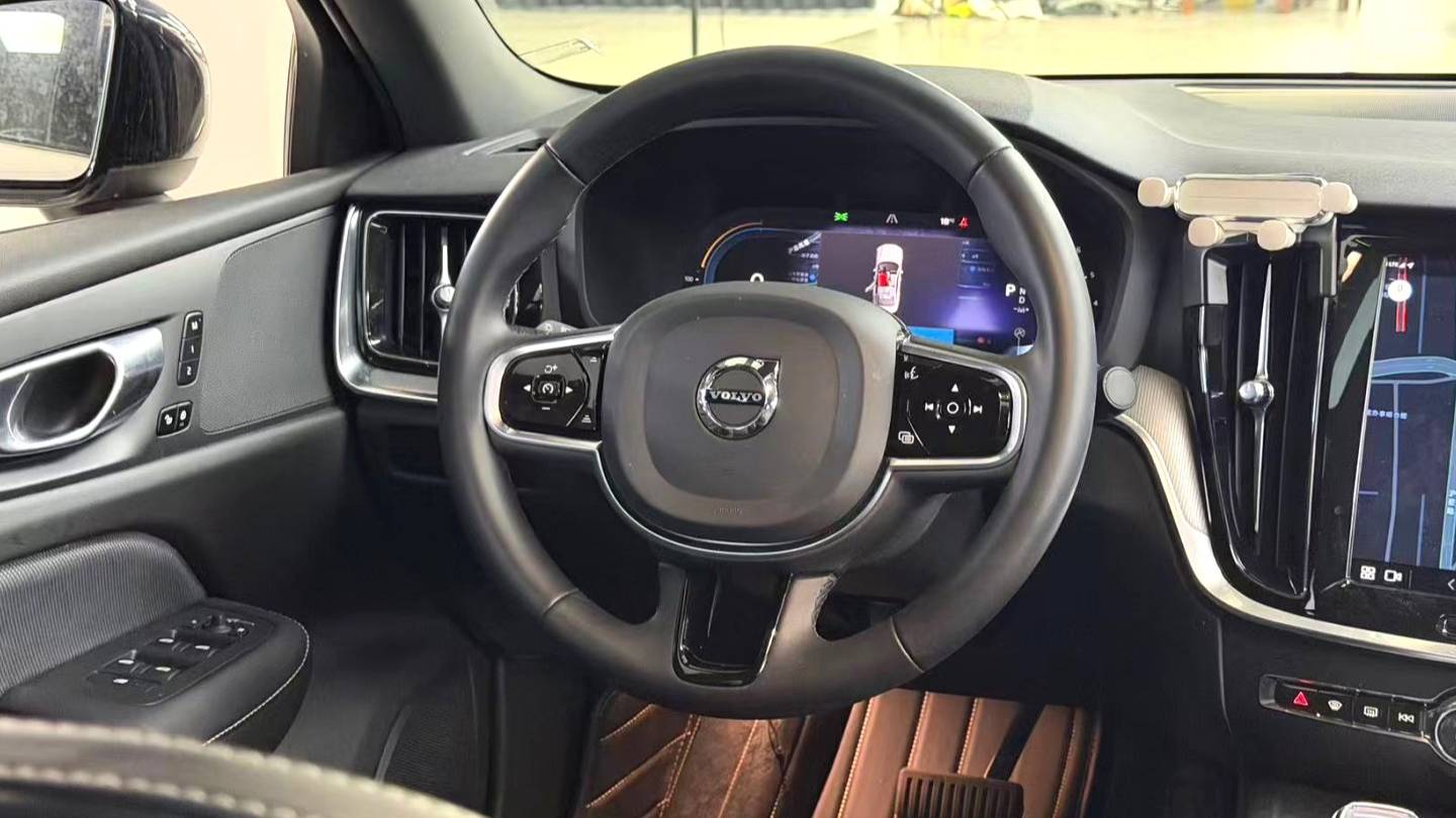 VOLVO China 2023 VOLVO S60 B4 Zhiyuan Sports Edition
