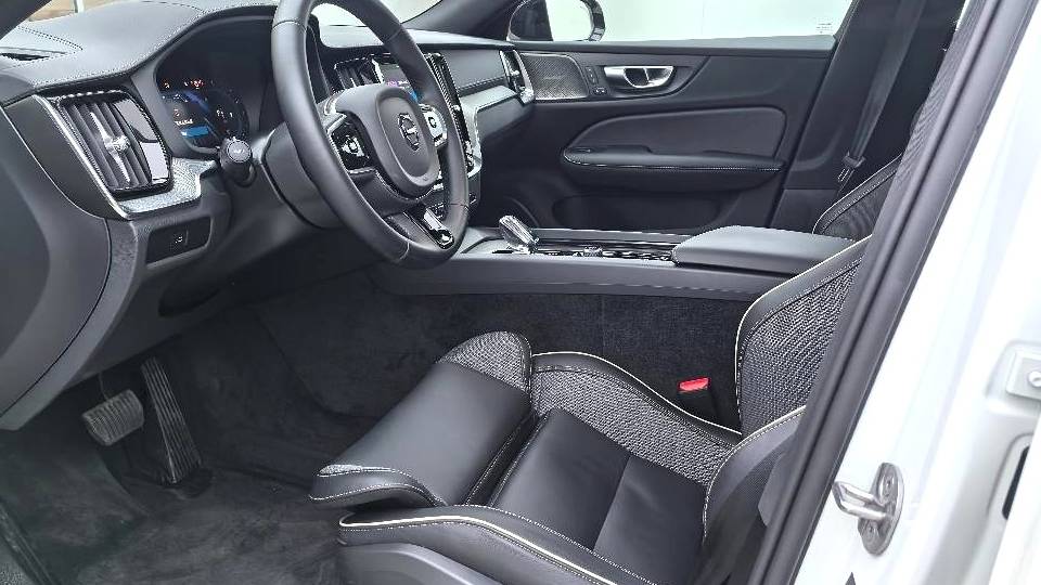 VOLVO China 2025 VOLVO S60 B5 Zhiya Sports Edition